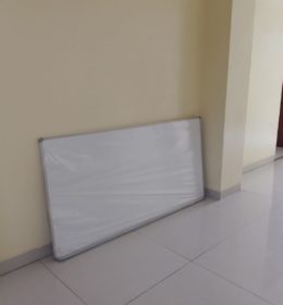 Papan Tulis Whiteboard Hanako 90x180 Gantung Magnetik di Bogor