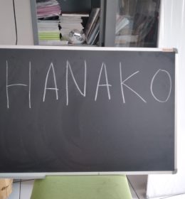 Jual Papan Tulis Blackboard Hanako 60X90 Gantung di bogor