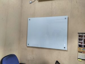 jual Glassboard 90x120 Gantung di bogor