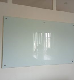 Papan Tulis Kaca Glassboard 120x200 kdi bogor