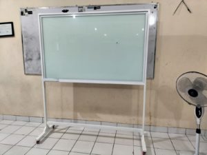 jual Papan Tulis Kaca Glassboard Standing sekolah di bogor