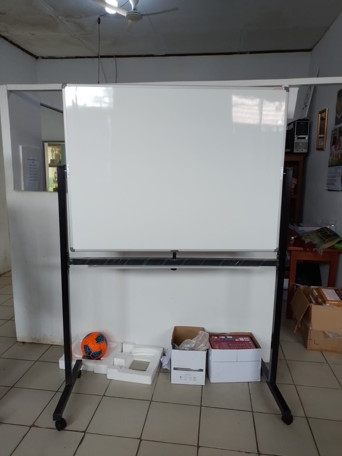 Jual Papan Tulis Whiteboard Hanako 90x120 Standing Magnetik