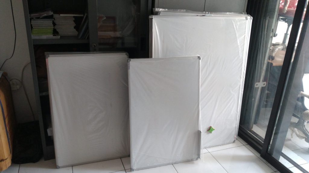 papan Tulis whiteboard Magnetic 90x120