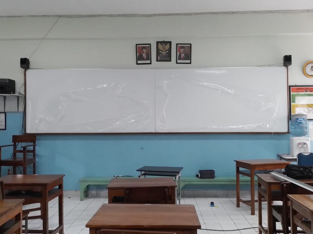 Papan Tulis Whiteboard 120x240 Gantung Magnetik Sekolah Sumbangsih 1