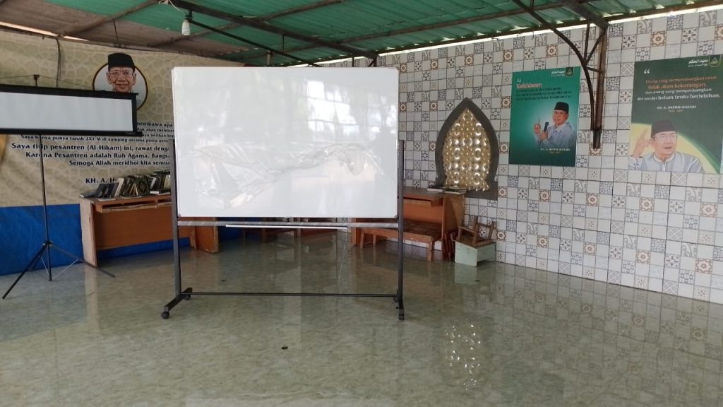 Papan Tulis Whiteboard Standing 120x180 Magnetik Ponpes Al Hikam