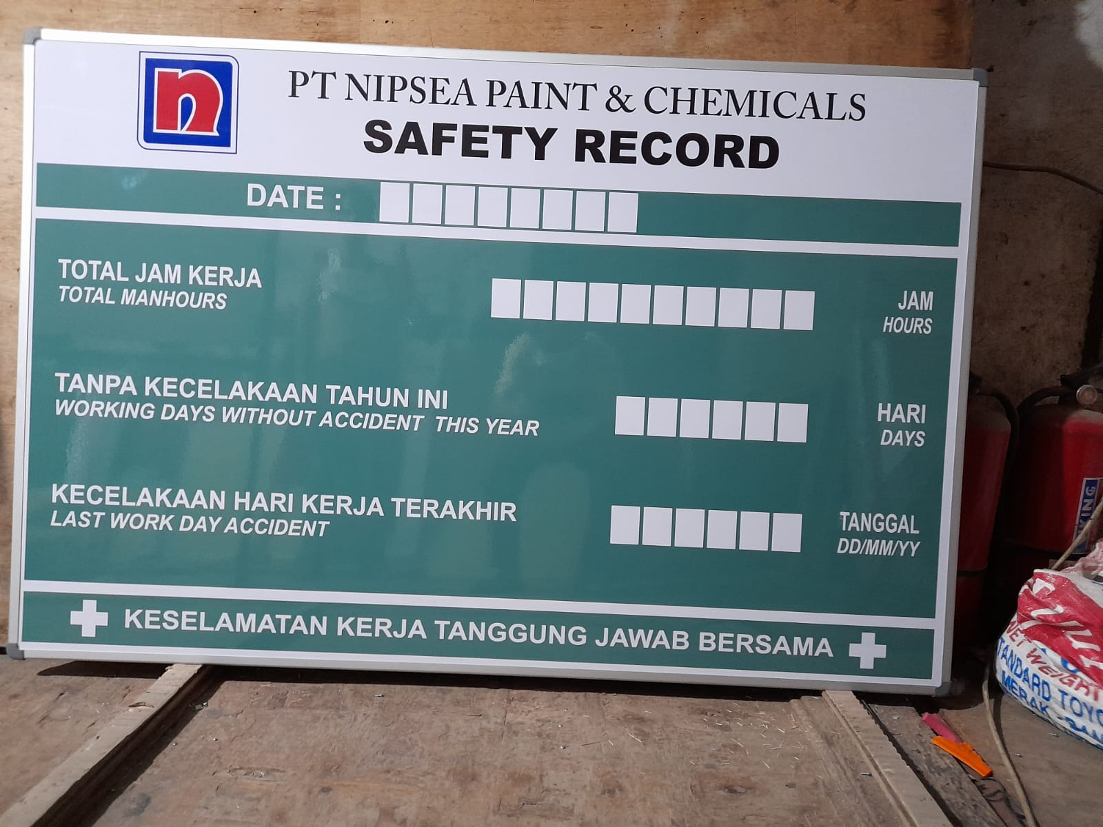 Papan Data Perusahaan PT Nipsea Paint